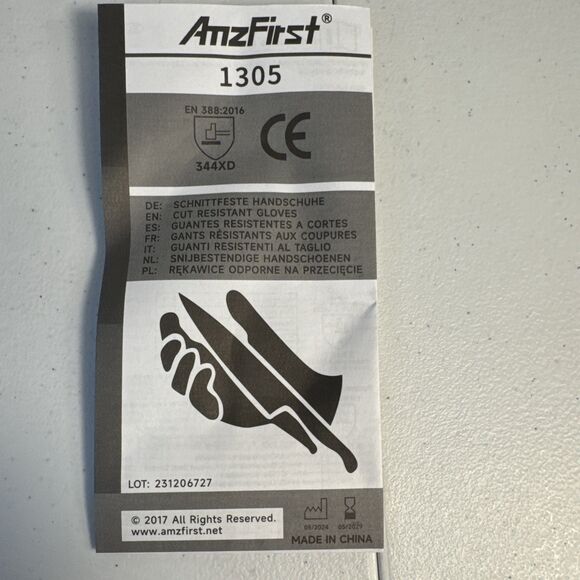 Cut Resistant Gloves Medium Size, 2 Pair Food Grade Lightweight New in Box - Picture 5 of 11